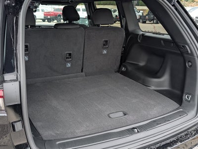 2027 Jeep Grand Cherokee LAREDO X 4X4