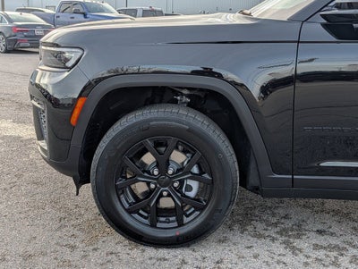 2026 Jeep Grand Cherokee Laredo Altitude
