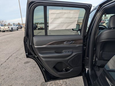 2026 Jeep Grand Cherokee Laredo Altitude