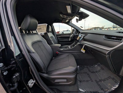 2026 Jeep Grand Cherokee Laredo Altitude