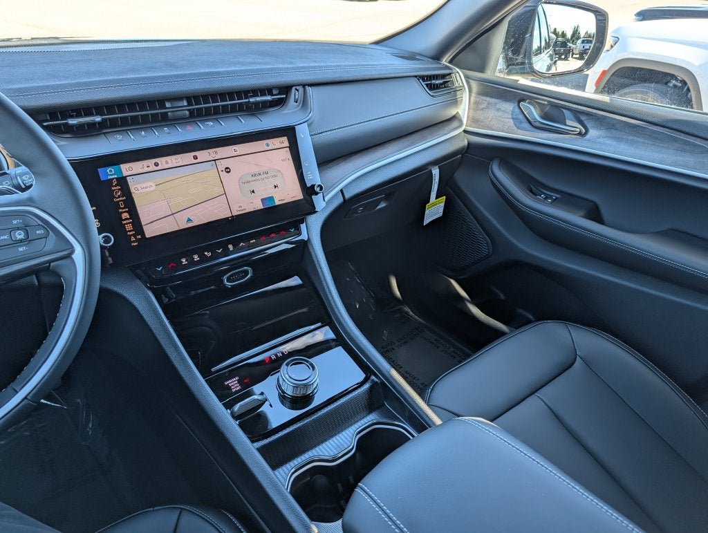 2027 Jeep Grand Cherokee LIMITED 4X4