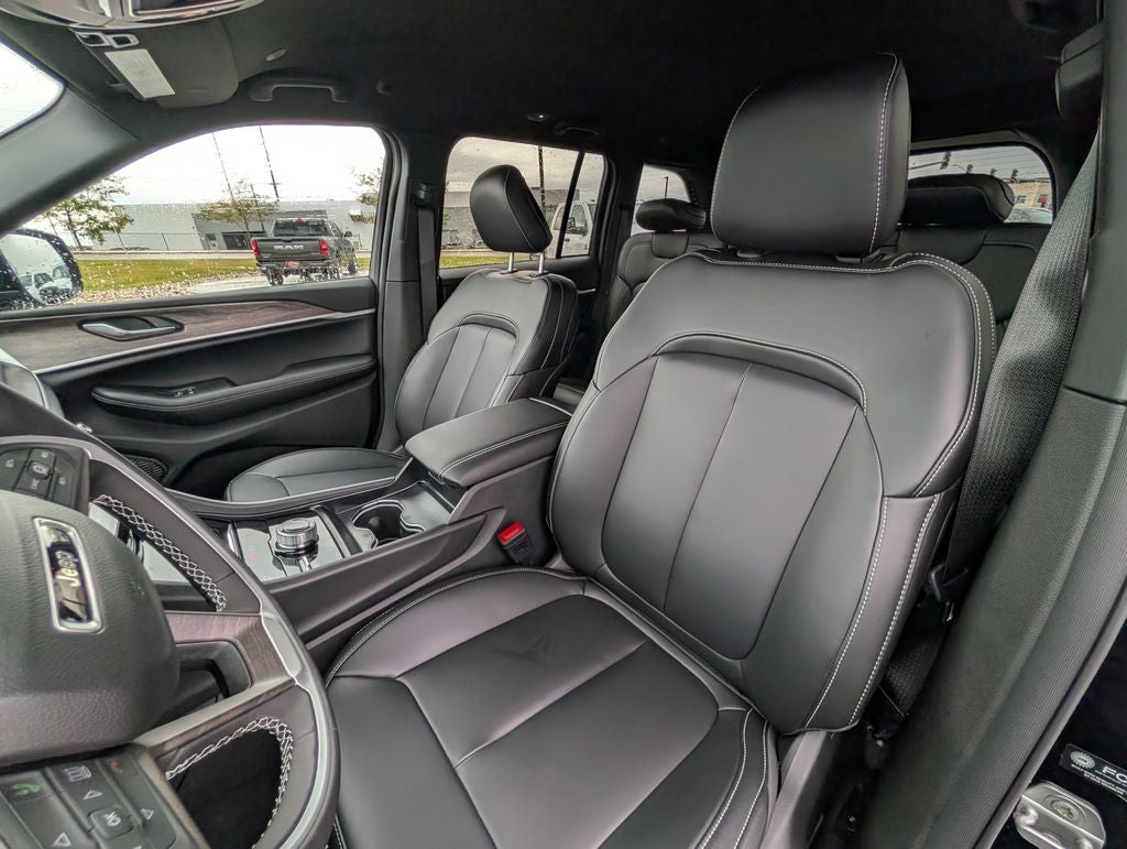 2027 Jeep Grand Cherokee Limited Reserve