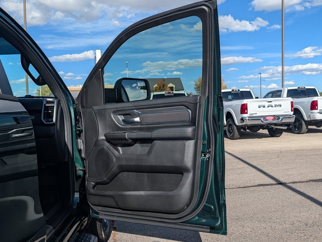 2027 RAM 1500 RAM 1500 BIG HORN CREW CAB 4X4 5'7' BOX