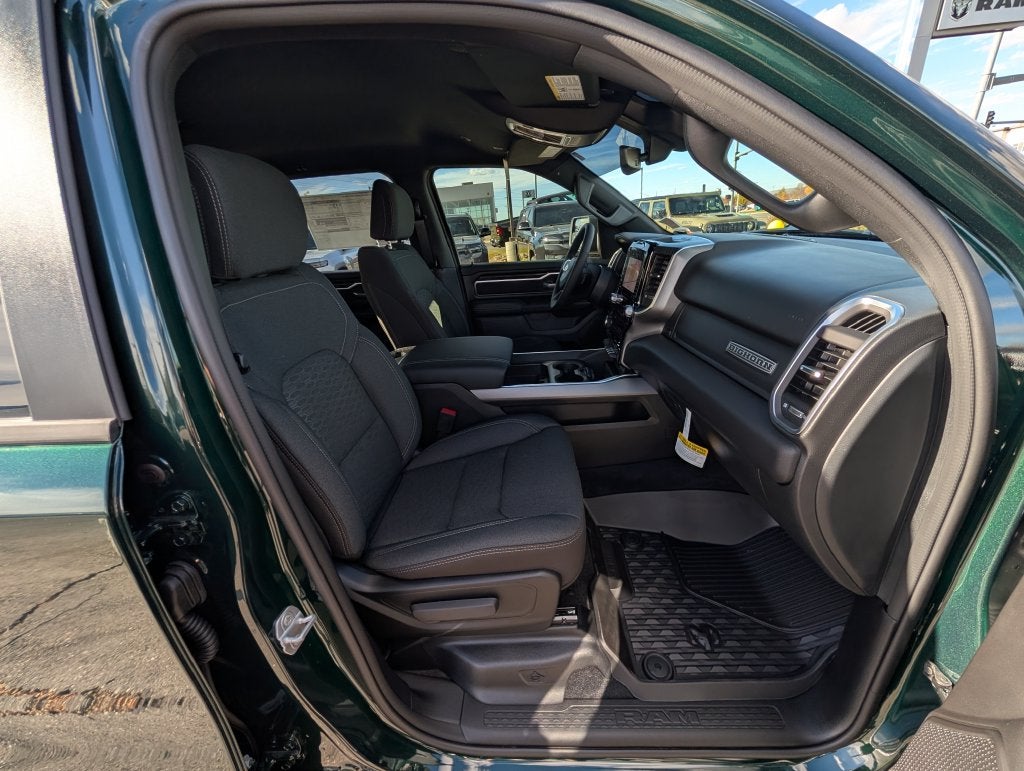 2027 RAM 1500 RAM 1500 BIG HORN CREW CAB 4X4 5'7' BOX