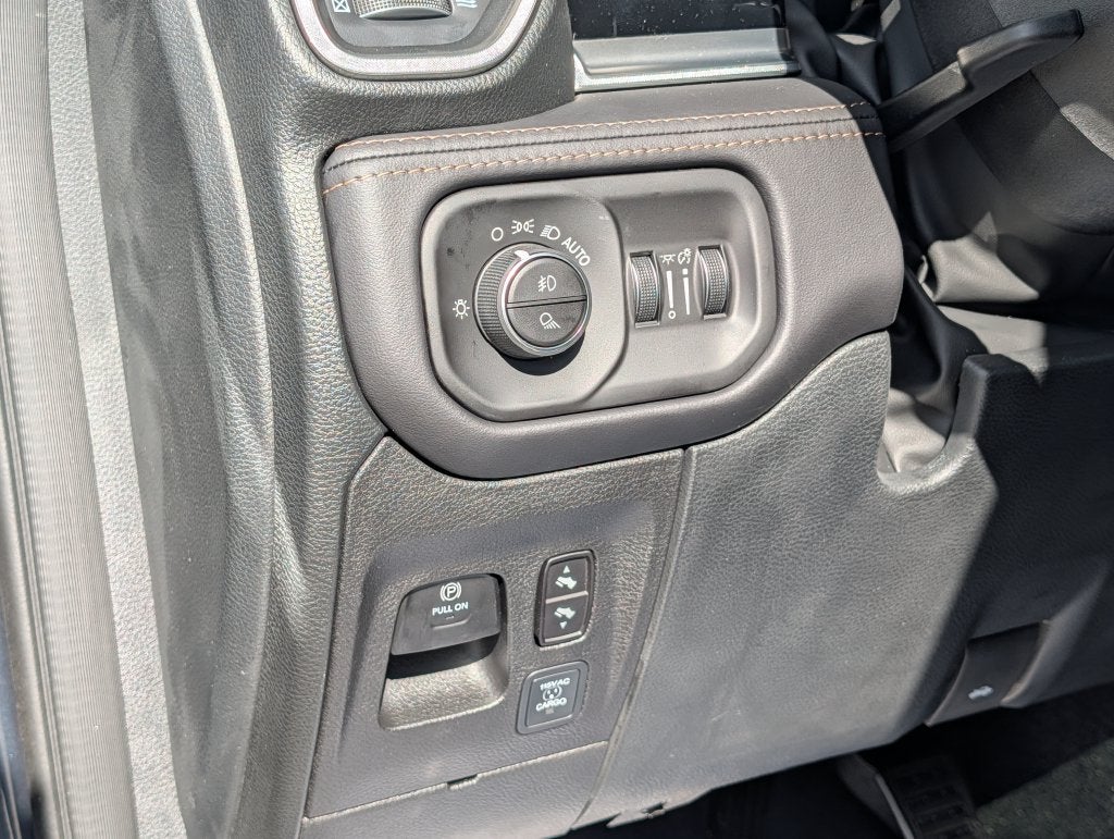 2027 RAM 1500 1500 TUNGSTEN CREW CAB 4X4 5'7' BOX