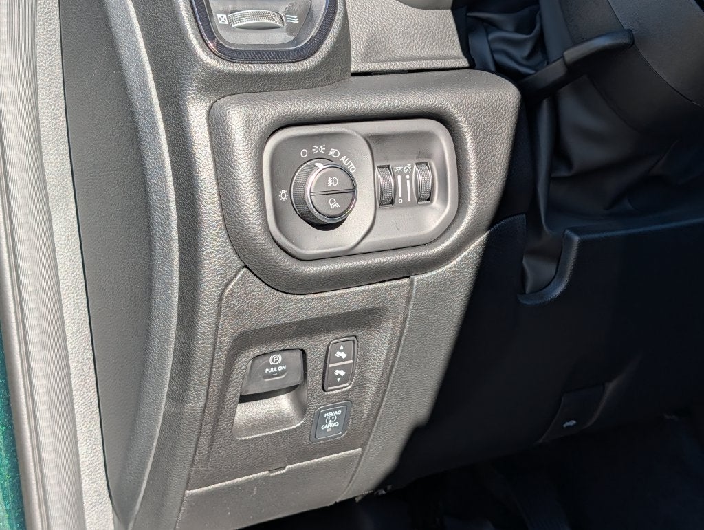 2027 RAM 1500 RAM 1500 REBEL CREW CAB 4X4 5'7' BOX