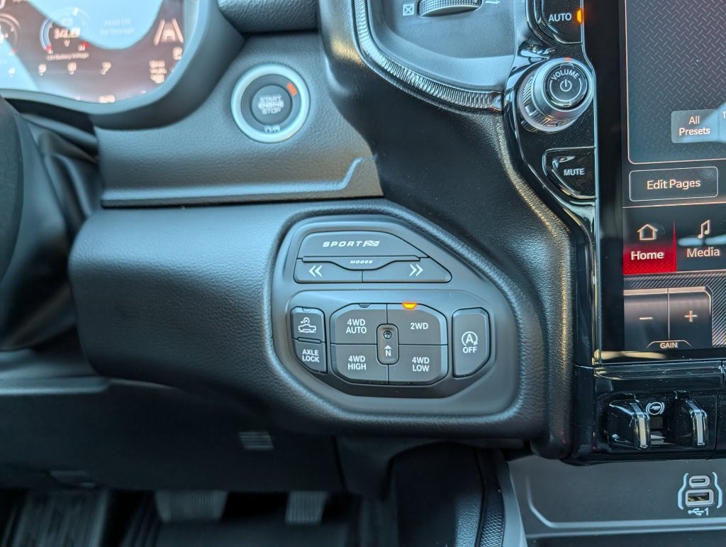 2027 RAM 1500 RAM 1500 REBEL CREW CAB 4X4 5'7' BOX
