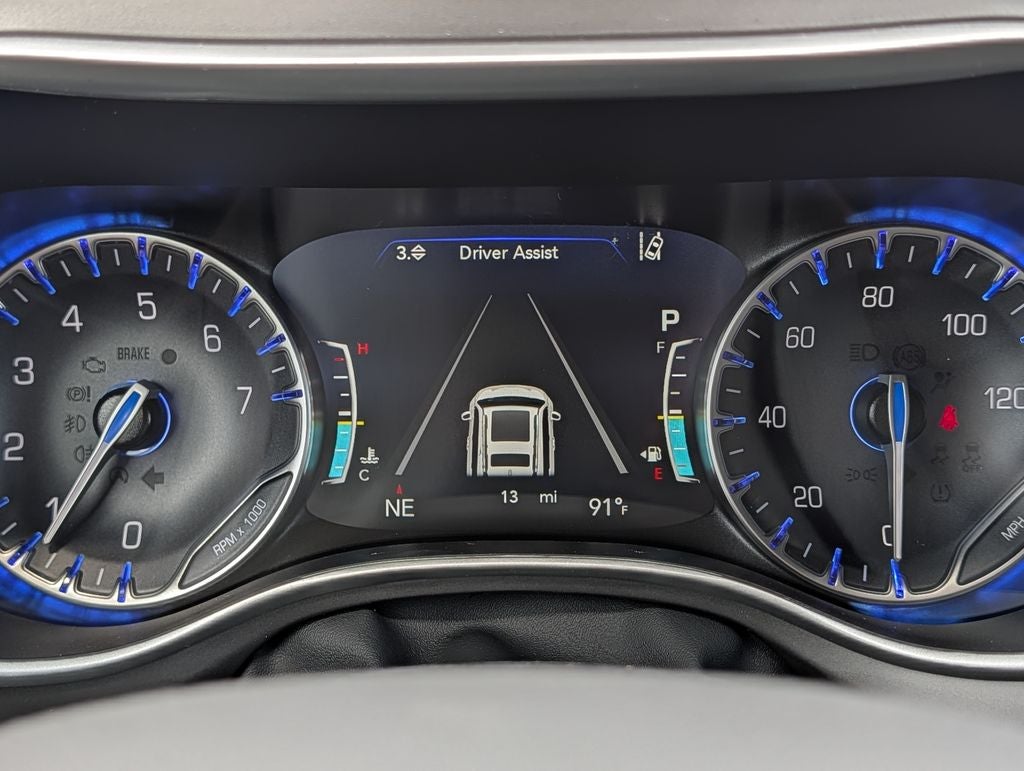 2027 Chrysler Pacifica Select