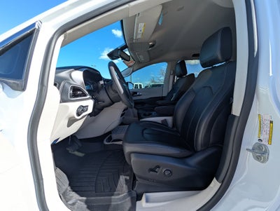 2024 Chrysler Pacifica Touring L AWD