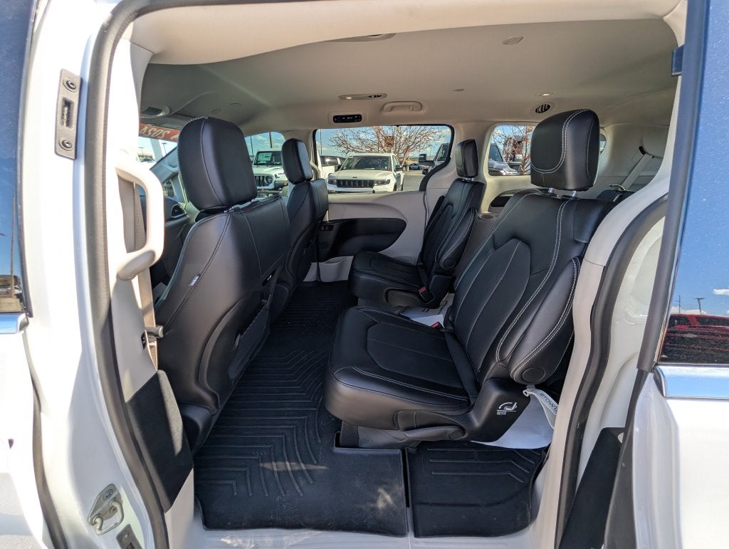 2024 Chrysler Pacifica Touring L AWD