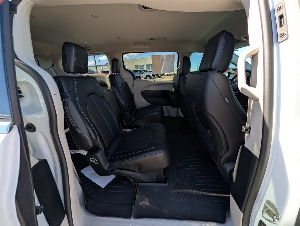 2024 Chrysler Pacifica Touring L AWD