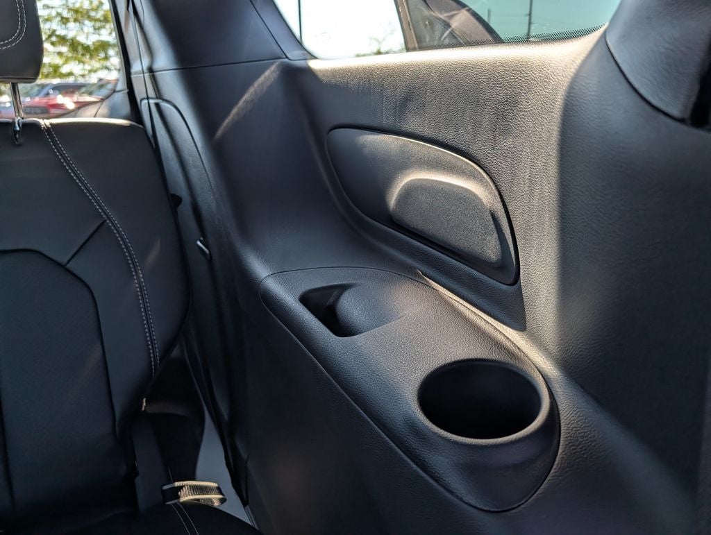 2027 Chrysler Pacifica Select AWD