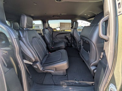 2027 Chrysler Pacifica Select AWD