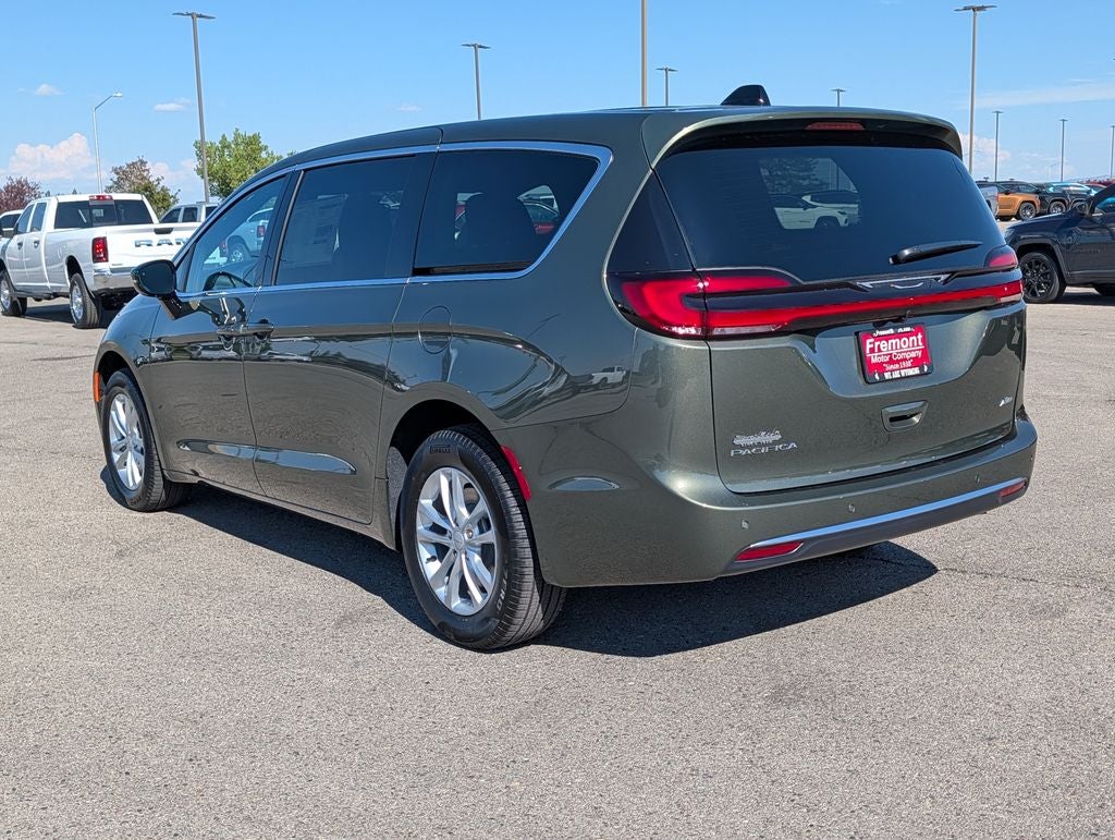 2027 Chrysler Pacifica Select AWD