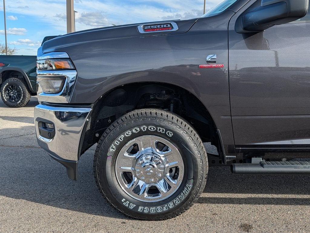 2027 RAM 2500 RAM 2500 TRADESMAN CREW CAB 4X4 6'4' BOX
