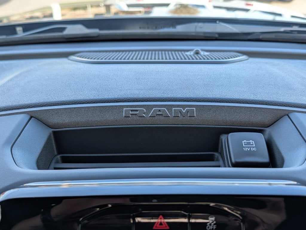 2027 RAM 2500 RAM 2500 TRADESMAN CREW CAB 4X4 6'4' BOX