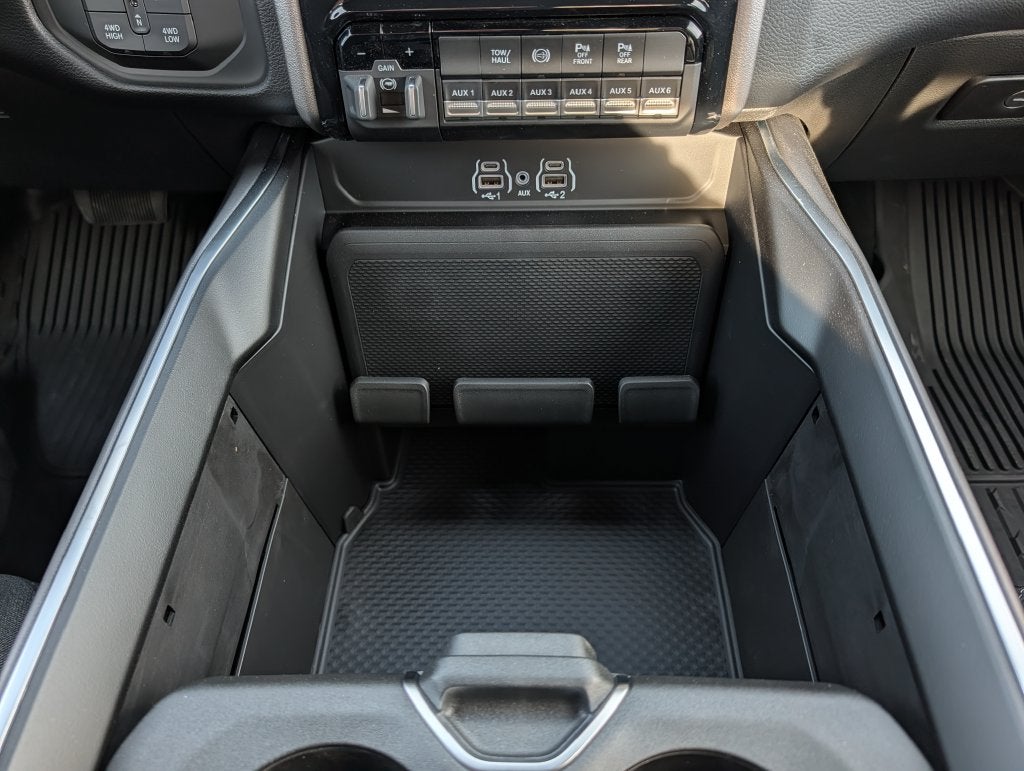 2027 RAM 2500 RAM 2500 BIG HORN CREW CAB 4X4 6'4' BOX