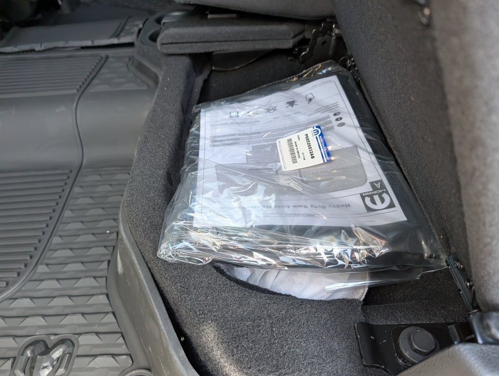 2027 RAM 2500 RAM 2500 LARAMIE CREW CAB 4X4 6'4' BOX