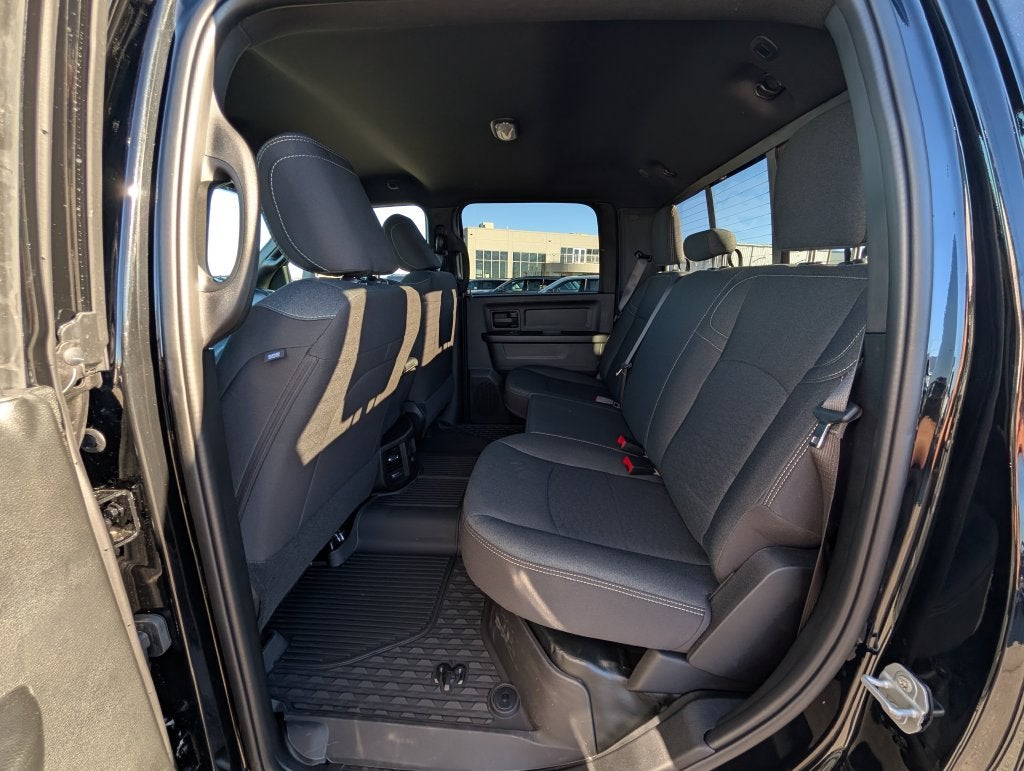 2027 RAM 2500 RAM 2500 TRADESMAN CREW CAB 4X4 6'4' BOX