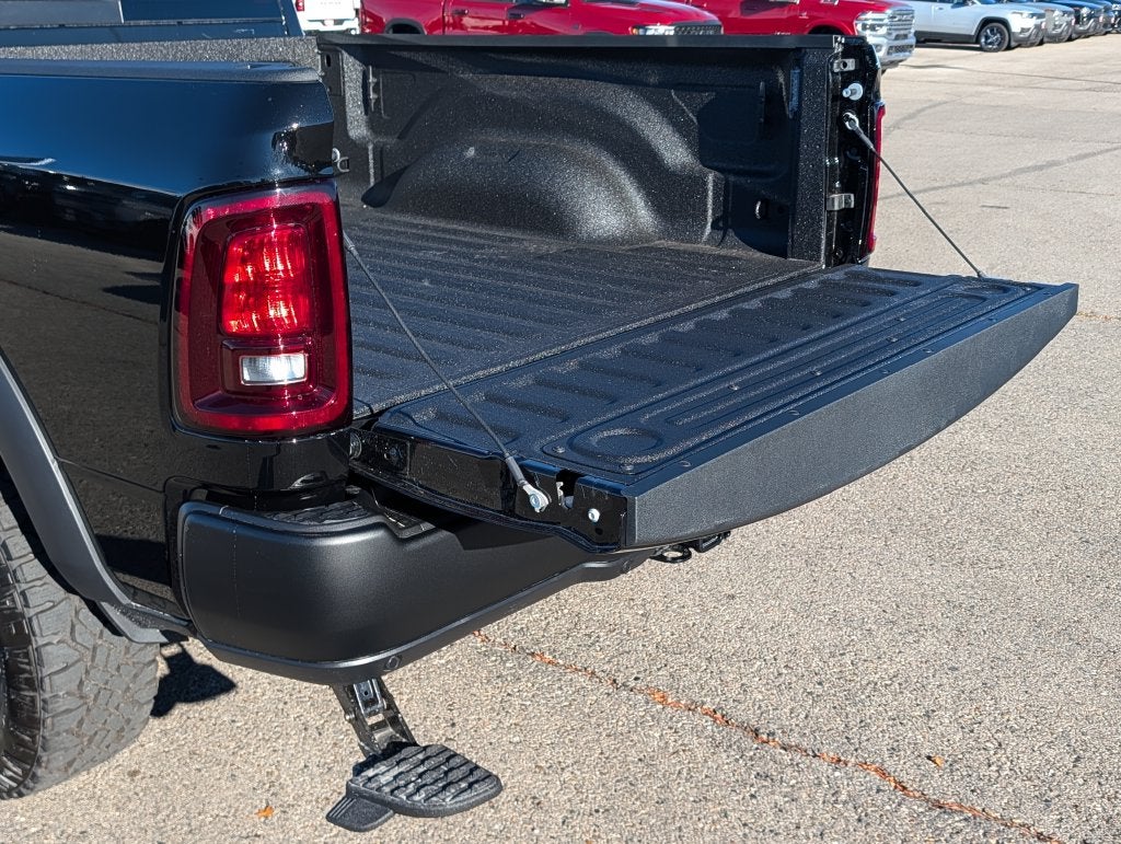 2027 RAM 2500 RAM 2500 TRADESMAN CREW CAB 4X4 6'4' BOX