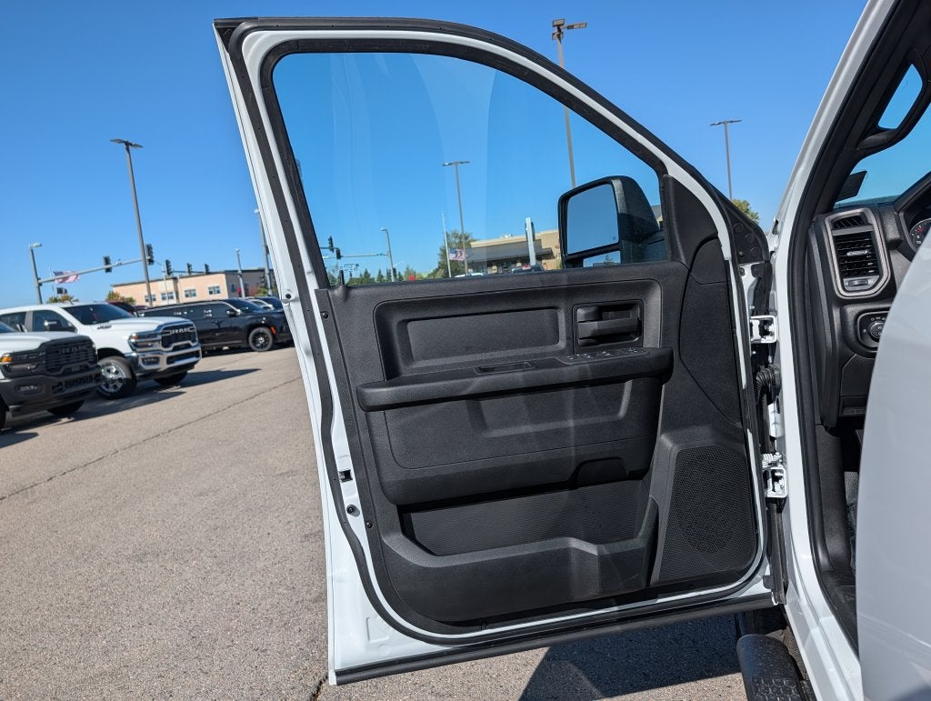 2026 RAM 2500 2500 TRADESMAN CREW CAB 4X4 8' BOX