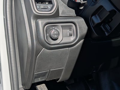 2027 RAM 5500 5500 TRADESMAN CHASSIS CREW CAB 4X4 84' CA