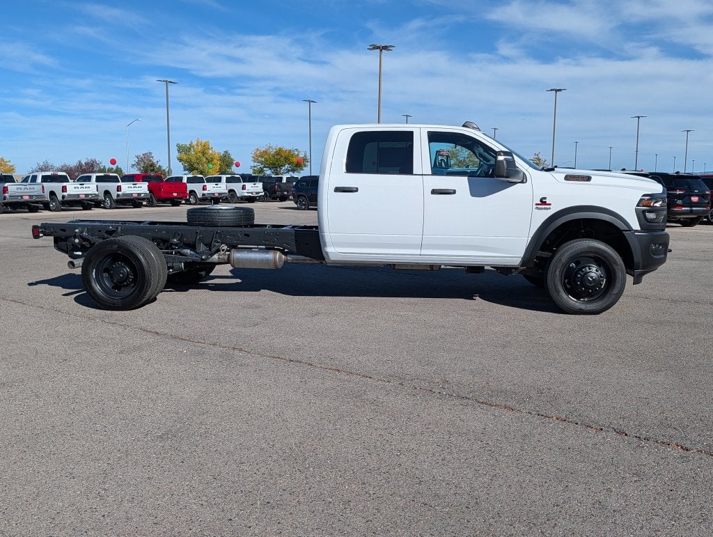 2027 RAM 5500 5500 TRADESMAN CHASSIS CREW CAB 4X4 84' CA