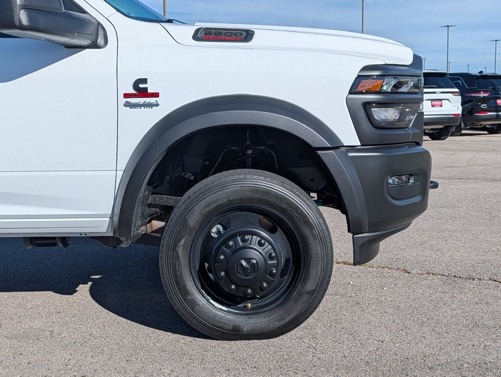 2027 RAM 5500 5500 TRADESMAN CHASSIS CREW CAB 4X4 84' CA