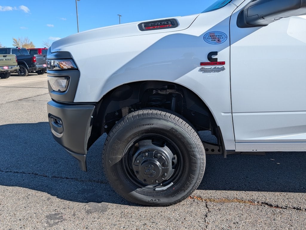 2027 RAM 3500 RAM 3500 TRADESMAN CREW CAB CHASSIS 4X4 60' CA