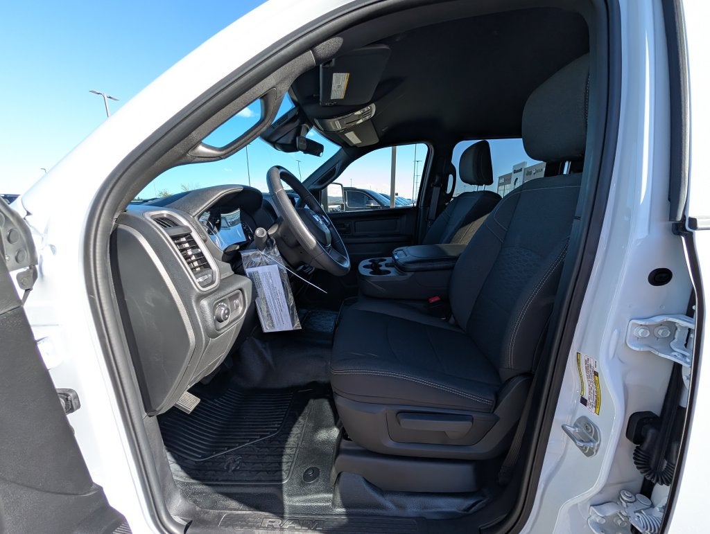 2027 RAM 3500 RAM 3500 TRADESMAN CREW CAB CHASSIS 4X4 60' CA
