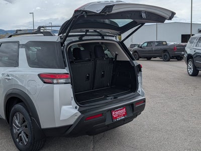 2025 Nissan Pathfinder SV 4WD