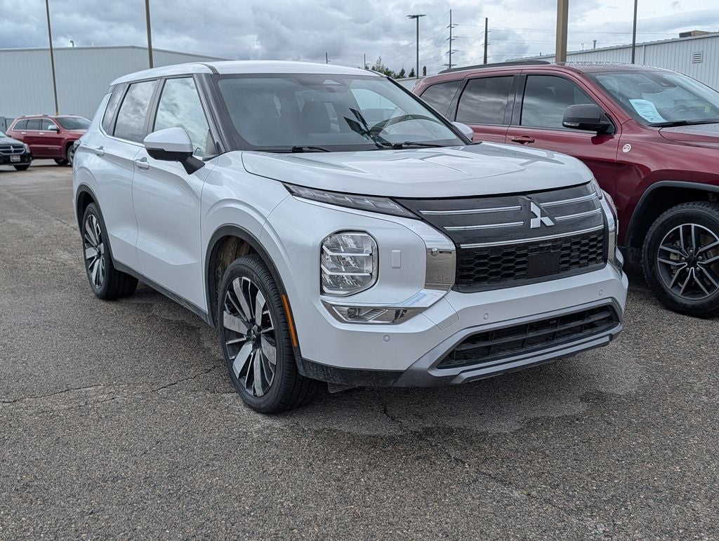 2025 Mitsubishi Outlander SE