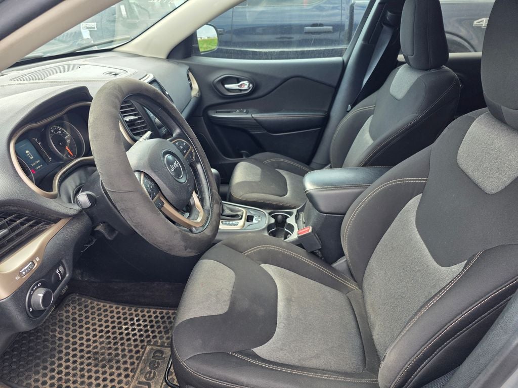 2016 Jeep Cherokee Sport
