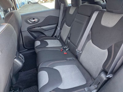 2016 Jeep Cherokee Sport