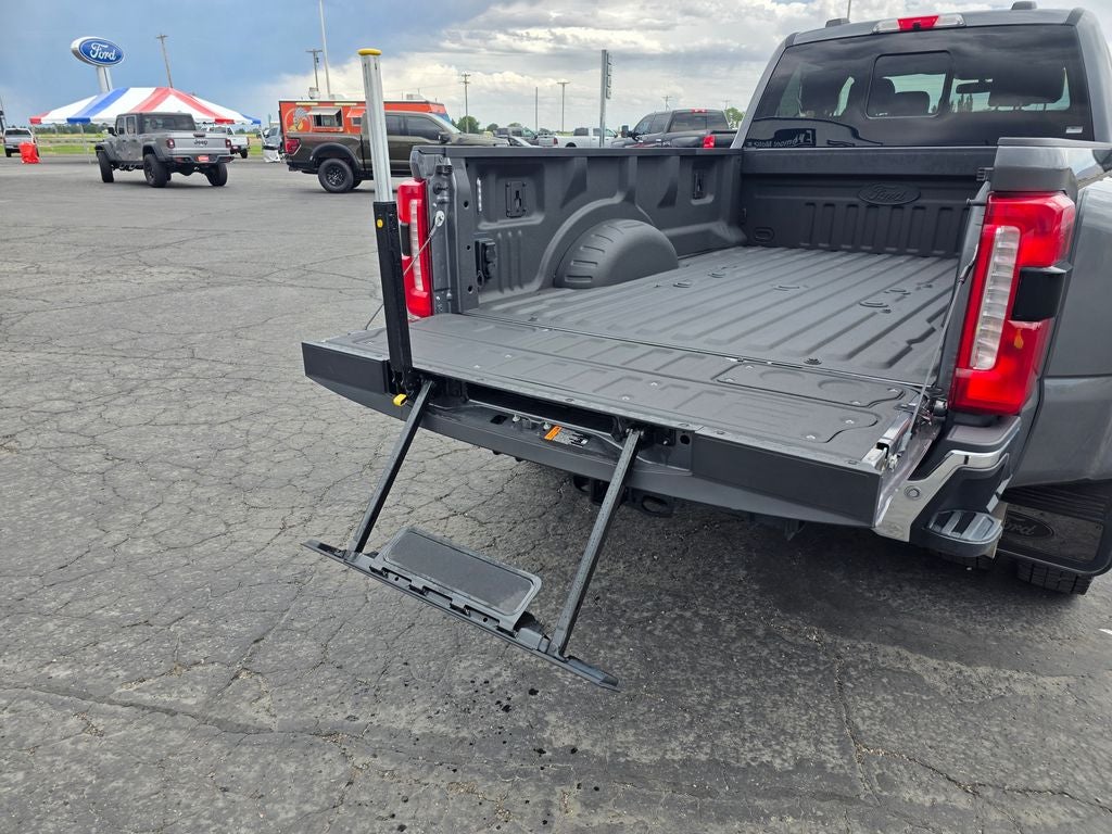 2023 Ford F-450SD Lariat DRW