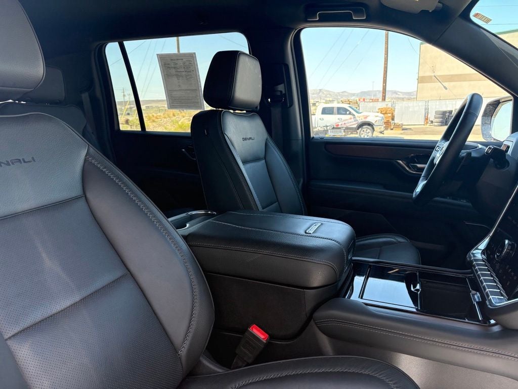2025 GMC Yukon XL Denali