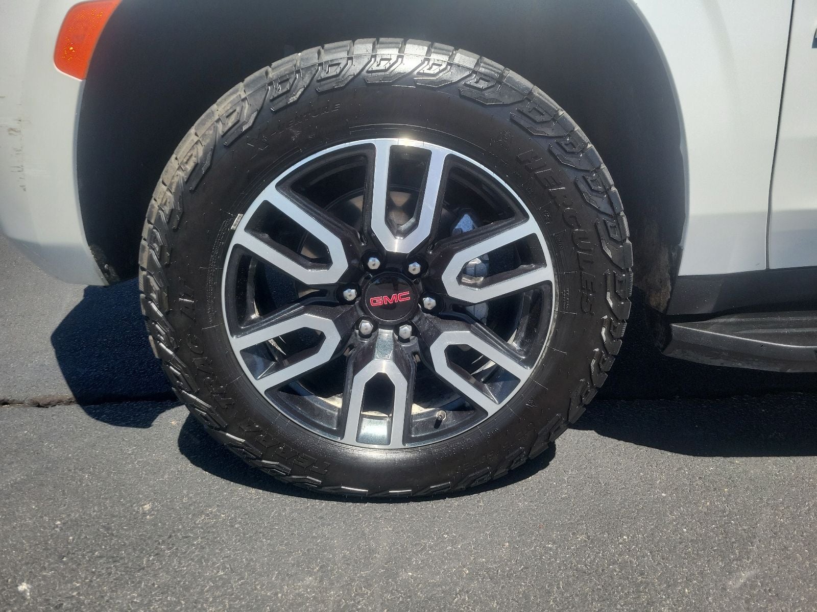 2024 GMC Yukon AT4