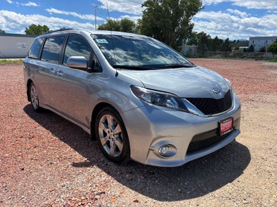 2013 Toyota Sienna SE 8 Passenger