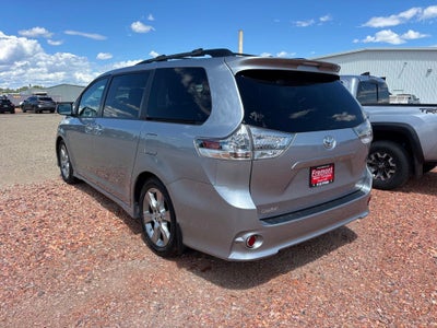 2013 Toyota Sienna SE 8 Passenger