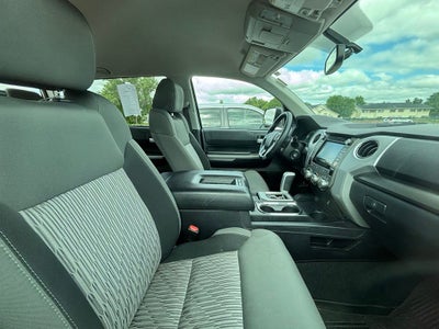 2017 Toyota Tundra SR5 5.7L V8