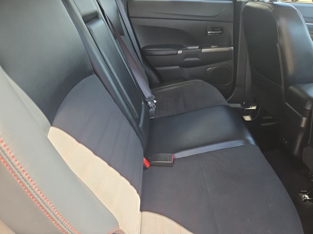 2025 Mitsubishi Outlander Sport SE - Photo 43