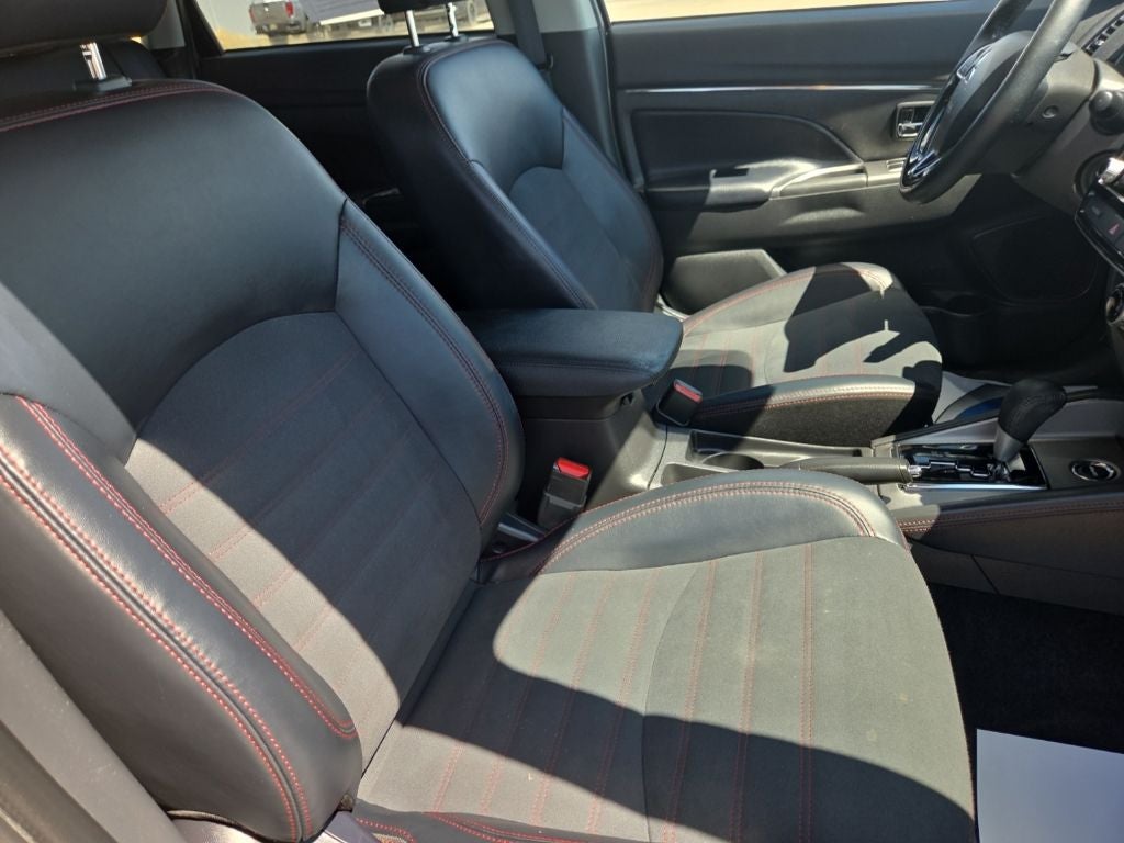 2025 Mitsubishi Outlander Sport SE - Photo 46