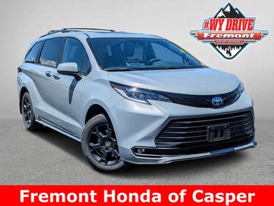 2025 Toyota Sienna Woodland Edition