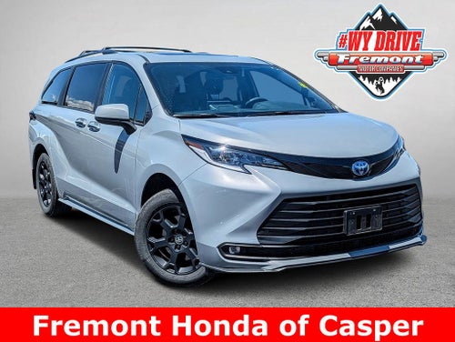 2025 Toyota Sienna Woodland Edition