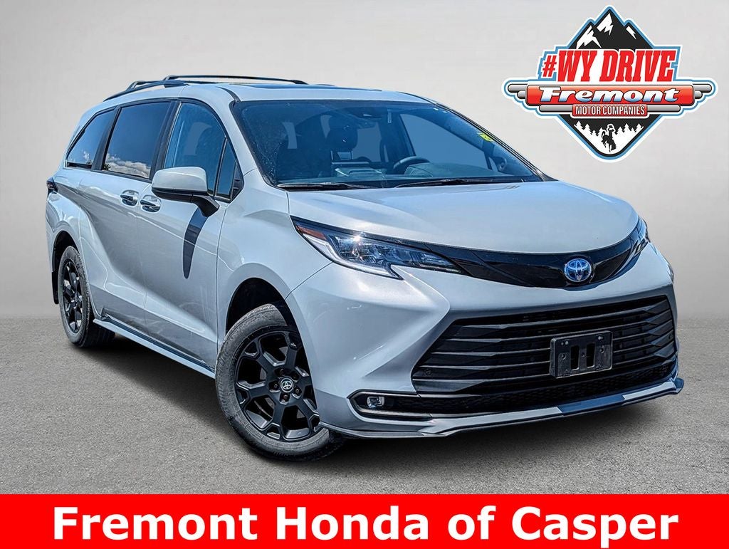 2025 Toyota Sienna Woodland Edition