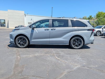 2025 Toyota Sienna Woodland Edition