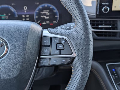 2025 Toyota Sienna Woodland Edition