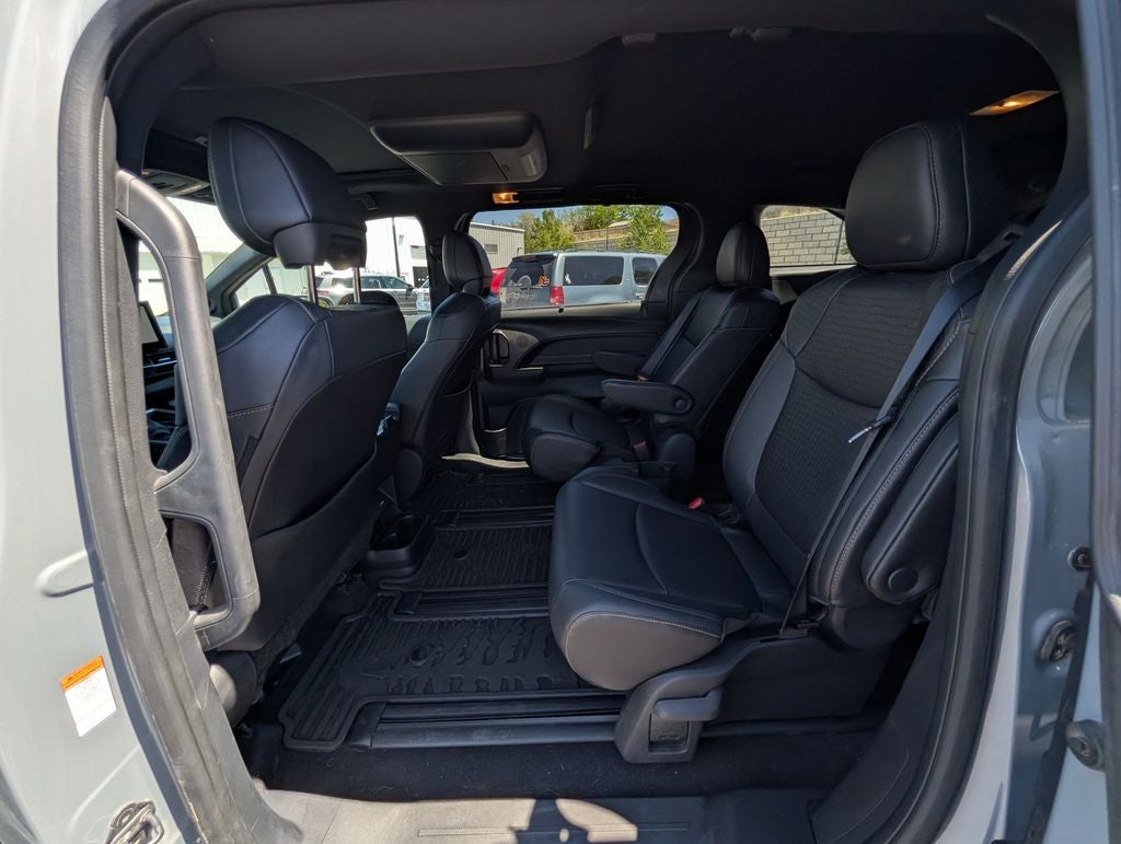2025 Toyota Sienna Woodland Edition