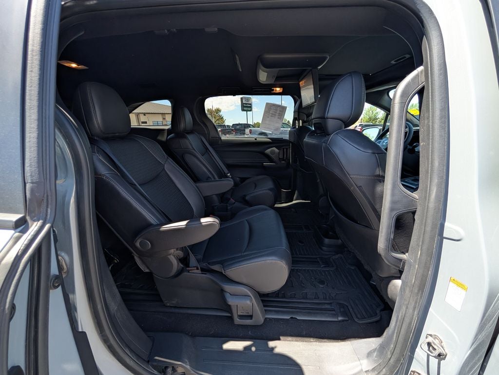 2025 Toyota Sienna Woodland Edition