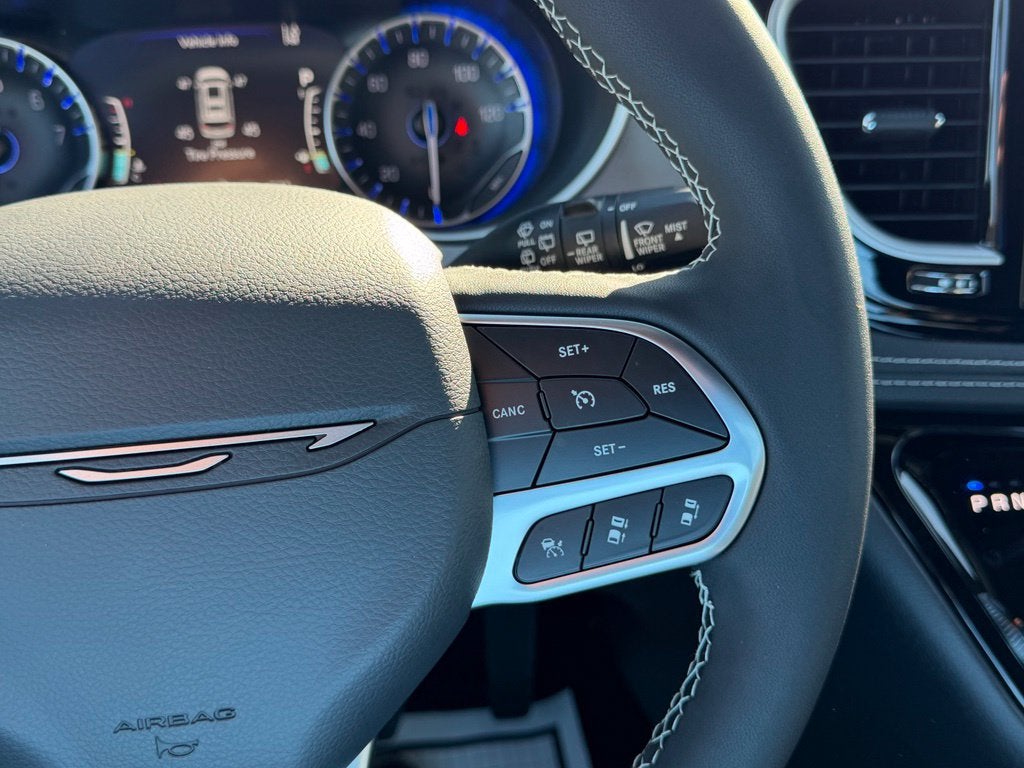 2027 Chrysler Pacifica PACIFICA SELECT AWD